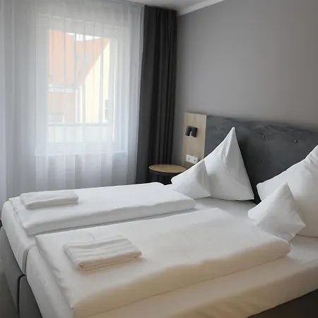 Hotell Hi Grand 3*