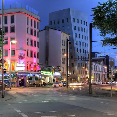 Hotel Hi Grand Hannover